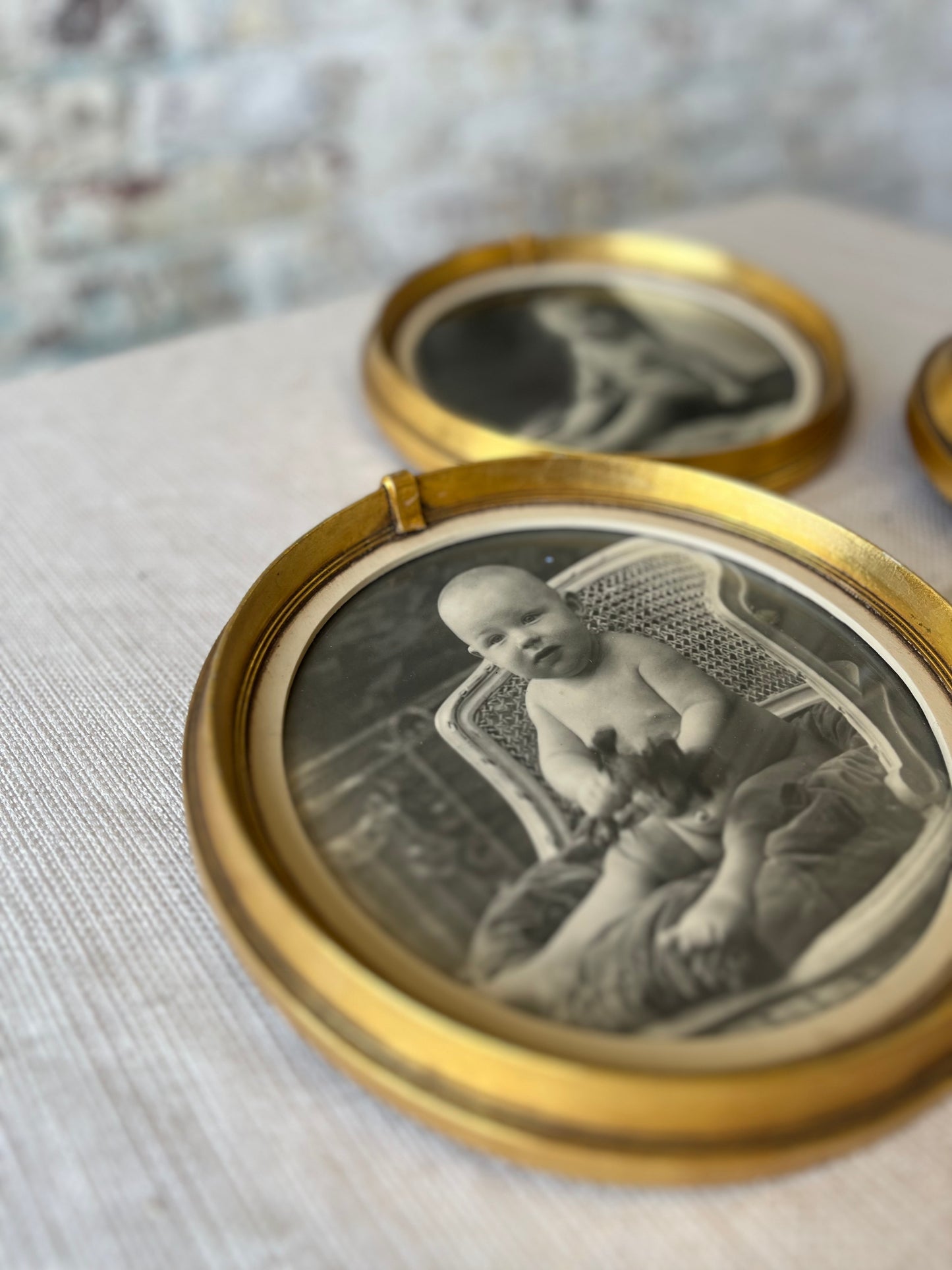 Set of 3 Gold Circle Frames (can be sold individually)