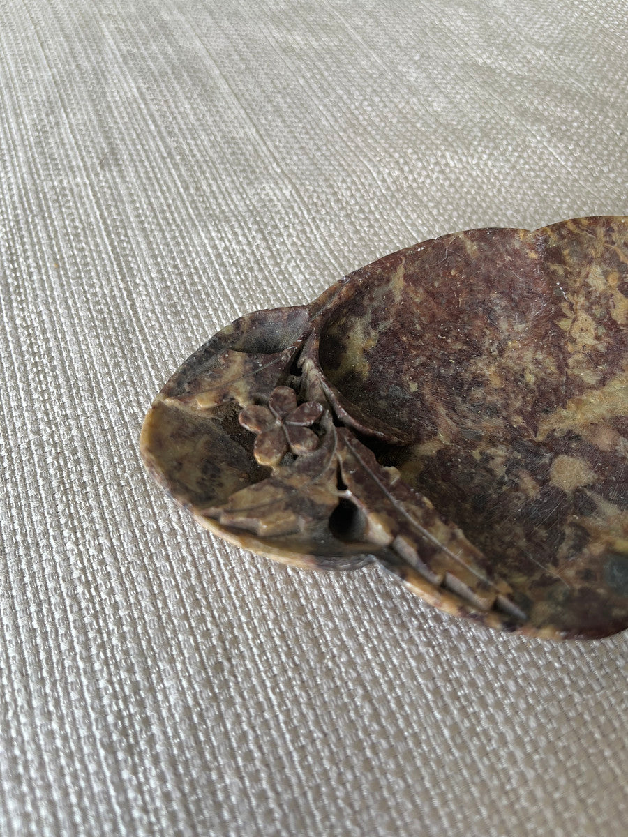 Vintage Hand-Carved Marble Flower Soap Dish – Made in China