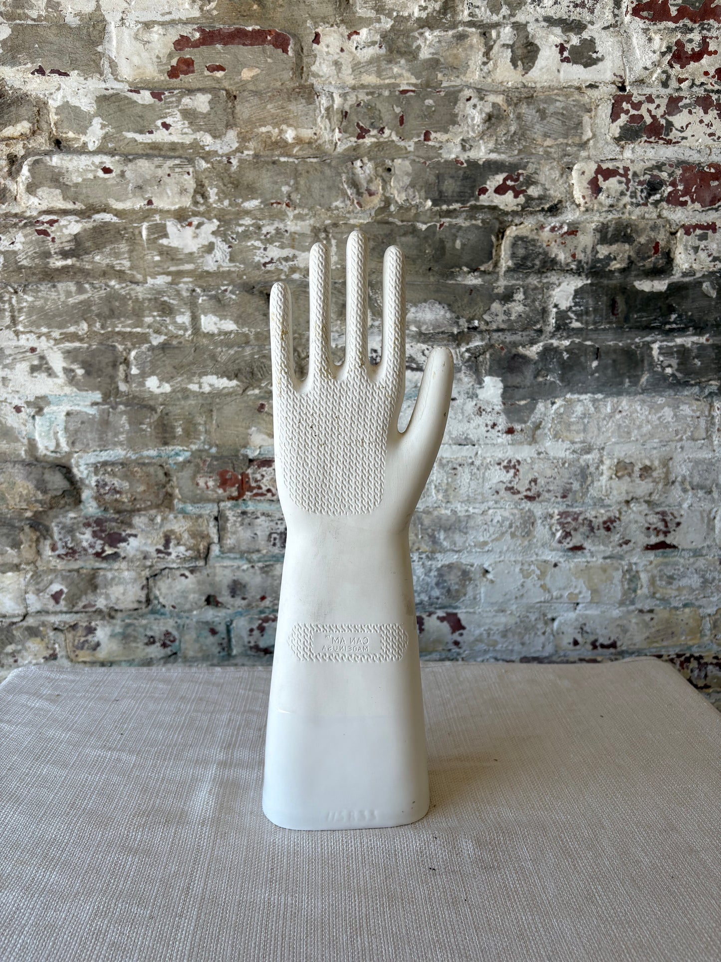 Vintage Porcelain Glove Mold – Industrial Display Hand (1976, Made in England)