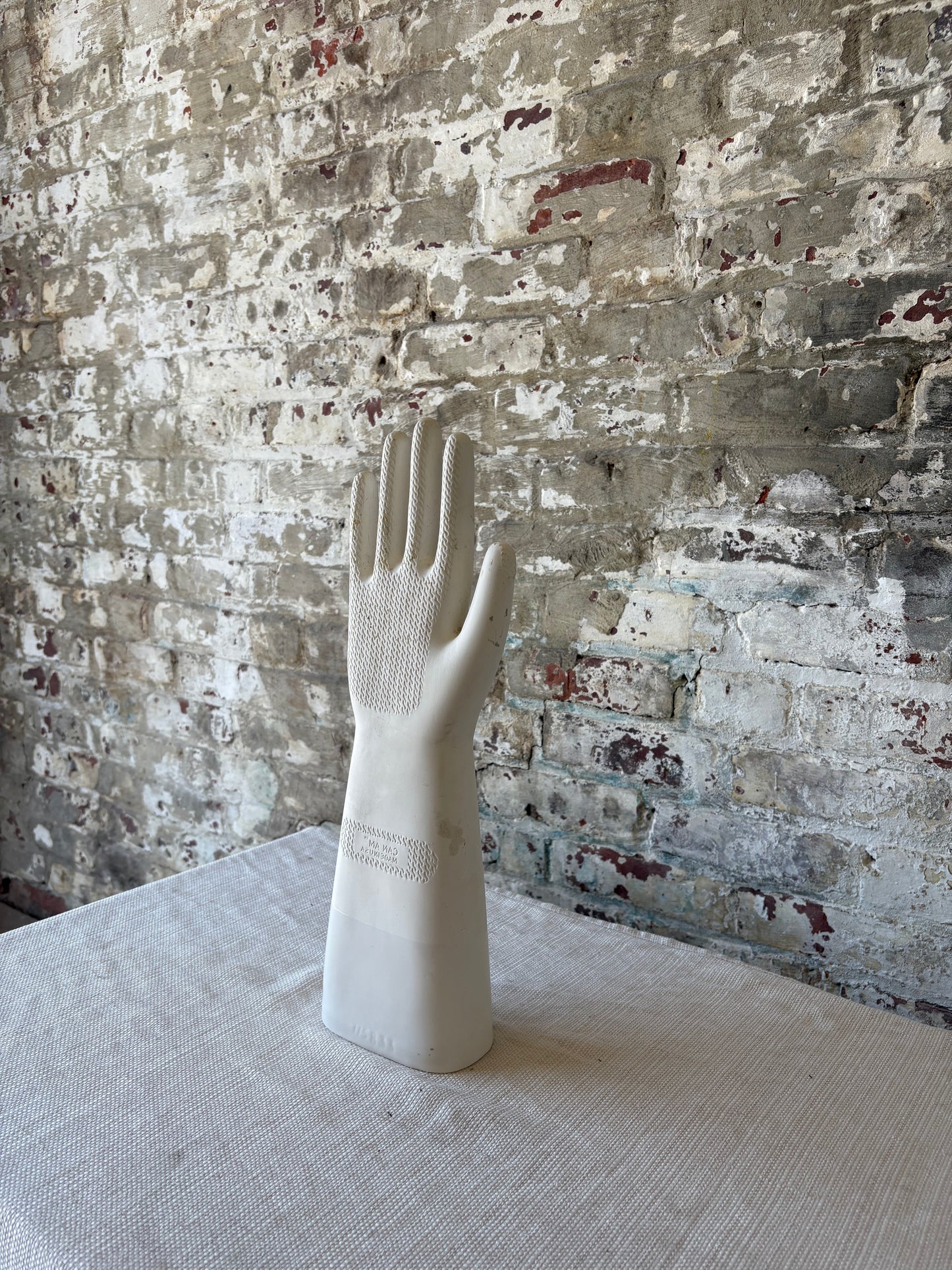Vintage Porcelain Glove Mold – Industrial Display Hand (1976, Made in England)