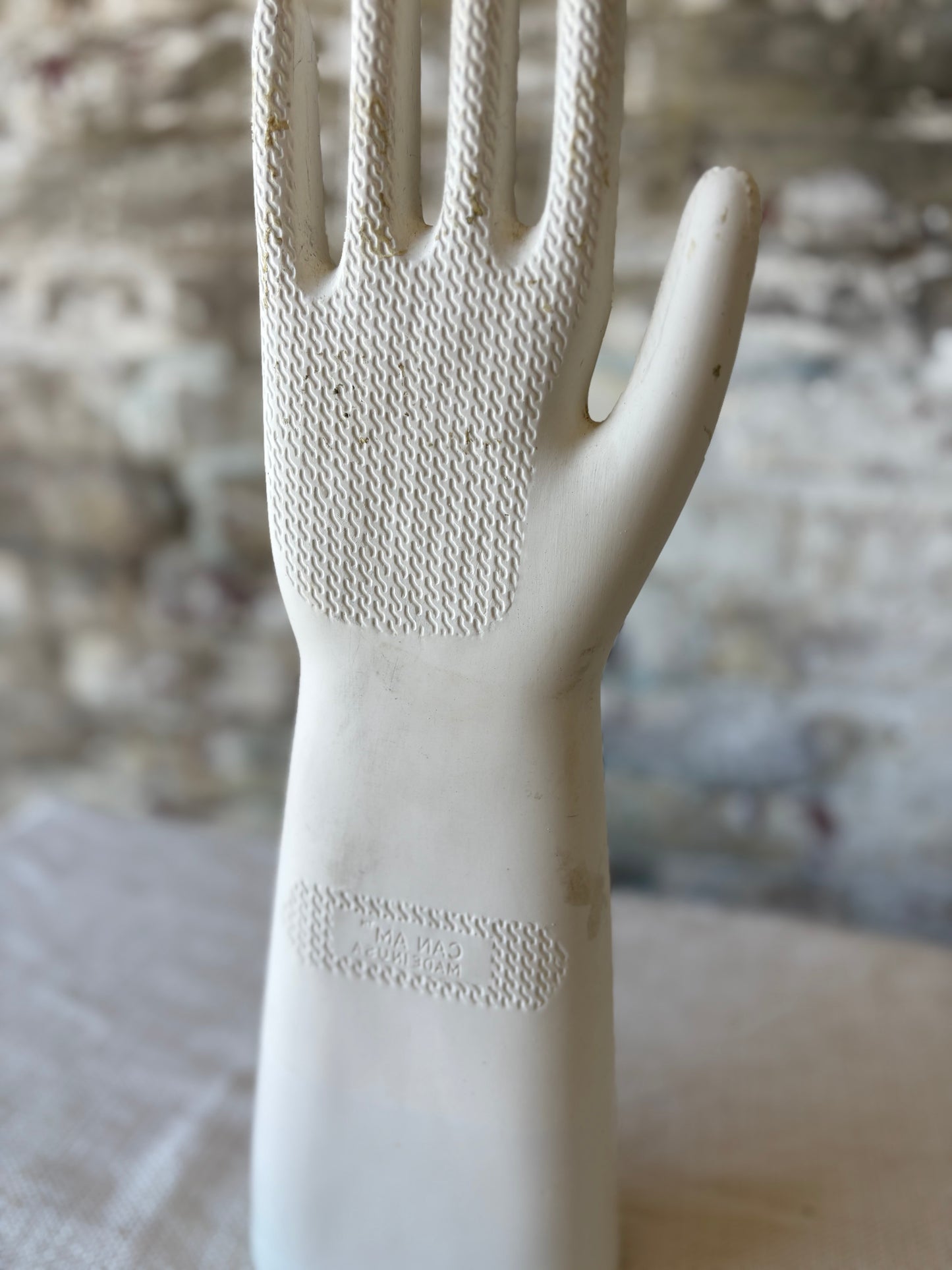 Vintage Porcelain Glove Mold – Industrial Display Hand (1976, Made in England)