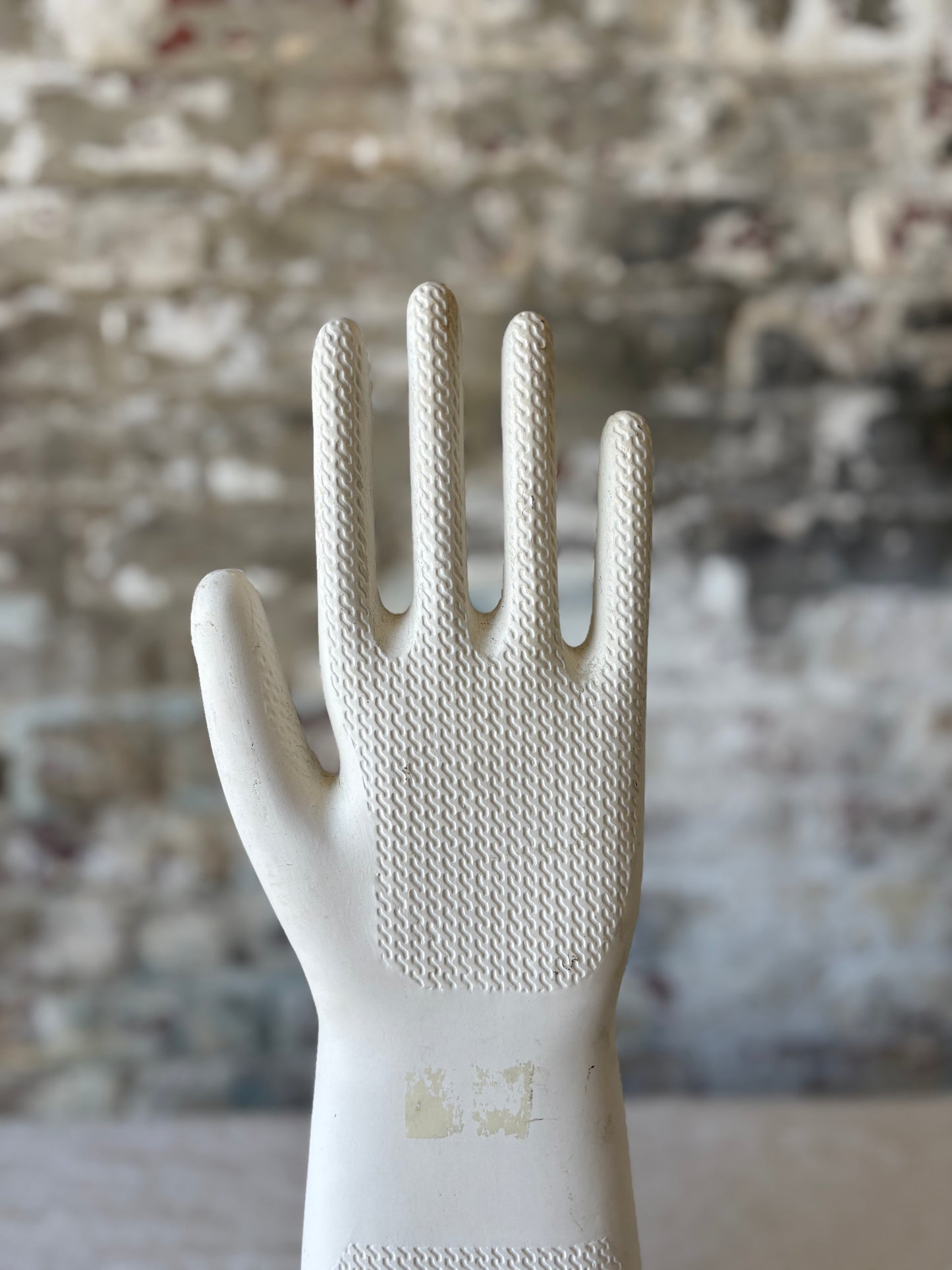 Vintage Porcelain Glove Mold – Industrial Display Hand (1976, Made in England)