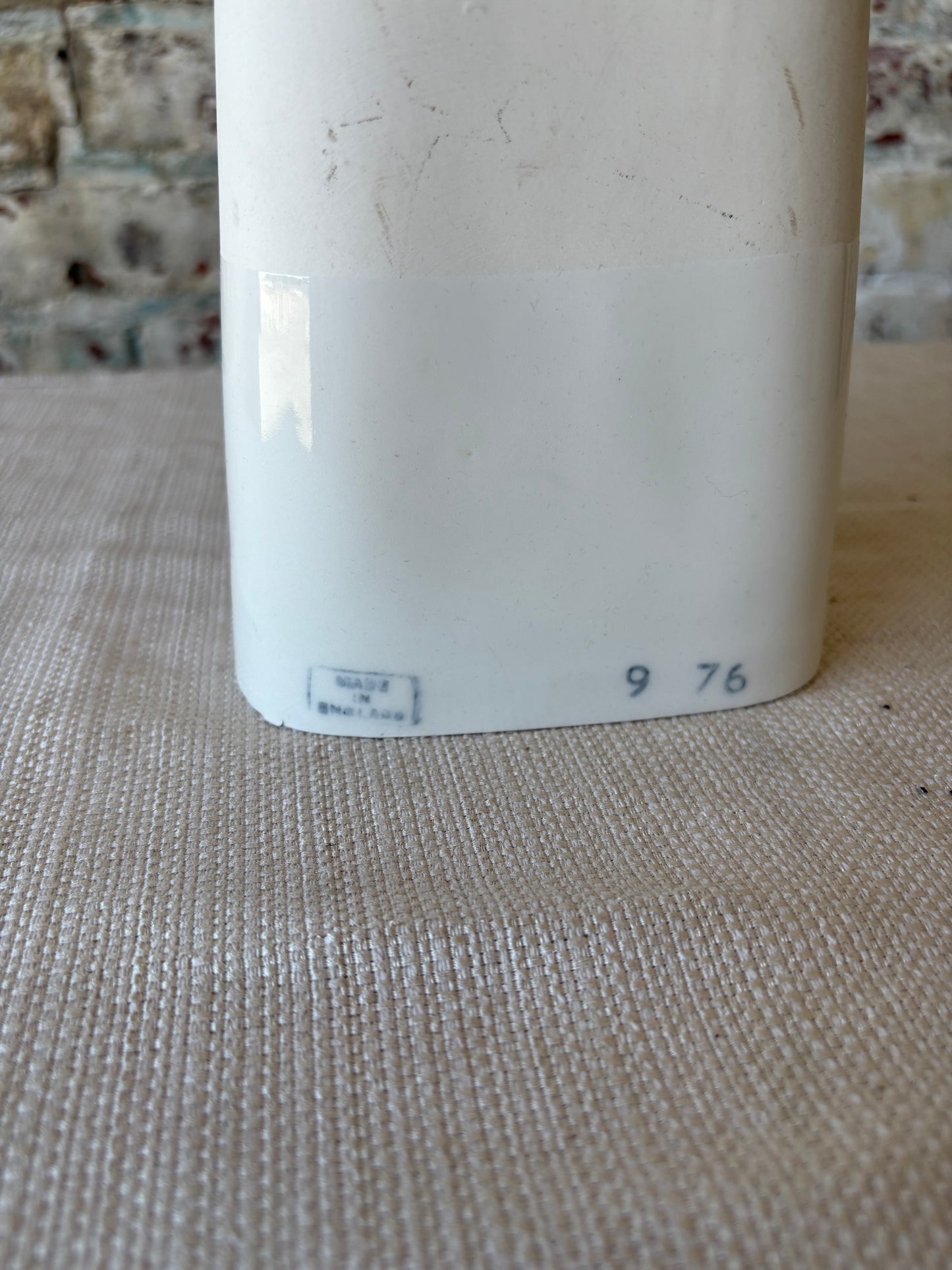 Vintage Porcelain Glove Mold – Industrial Display Hand (1976, Made in England)