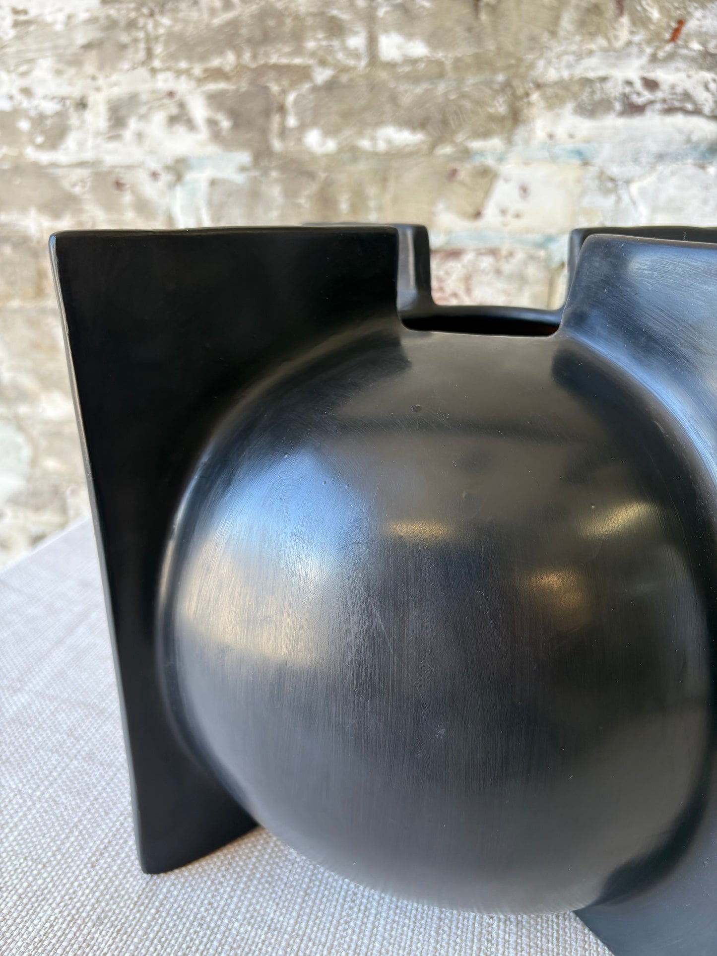 Tadelakt Round Vase Black