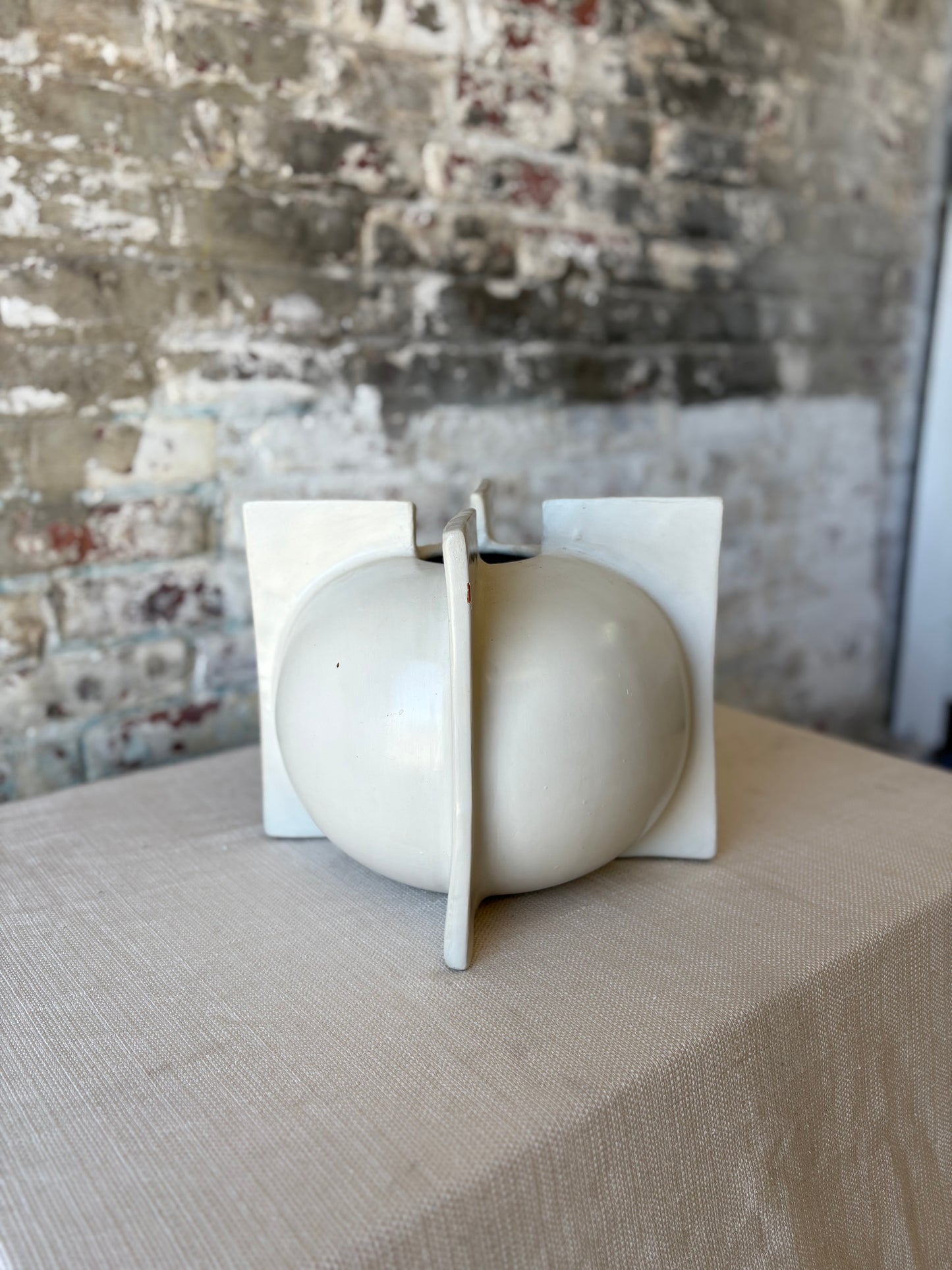 Tadelakt Round Vase Egg Shell