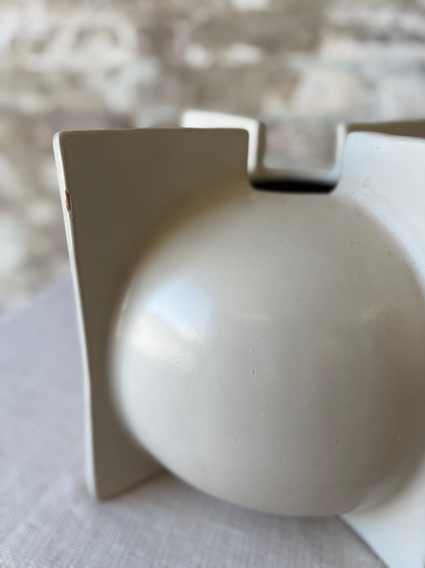 Tadelakt Round Vase Egg Shell