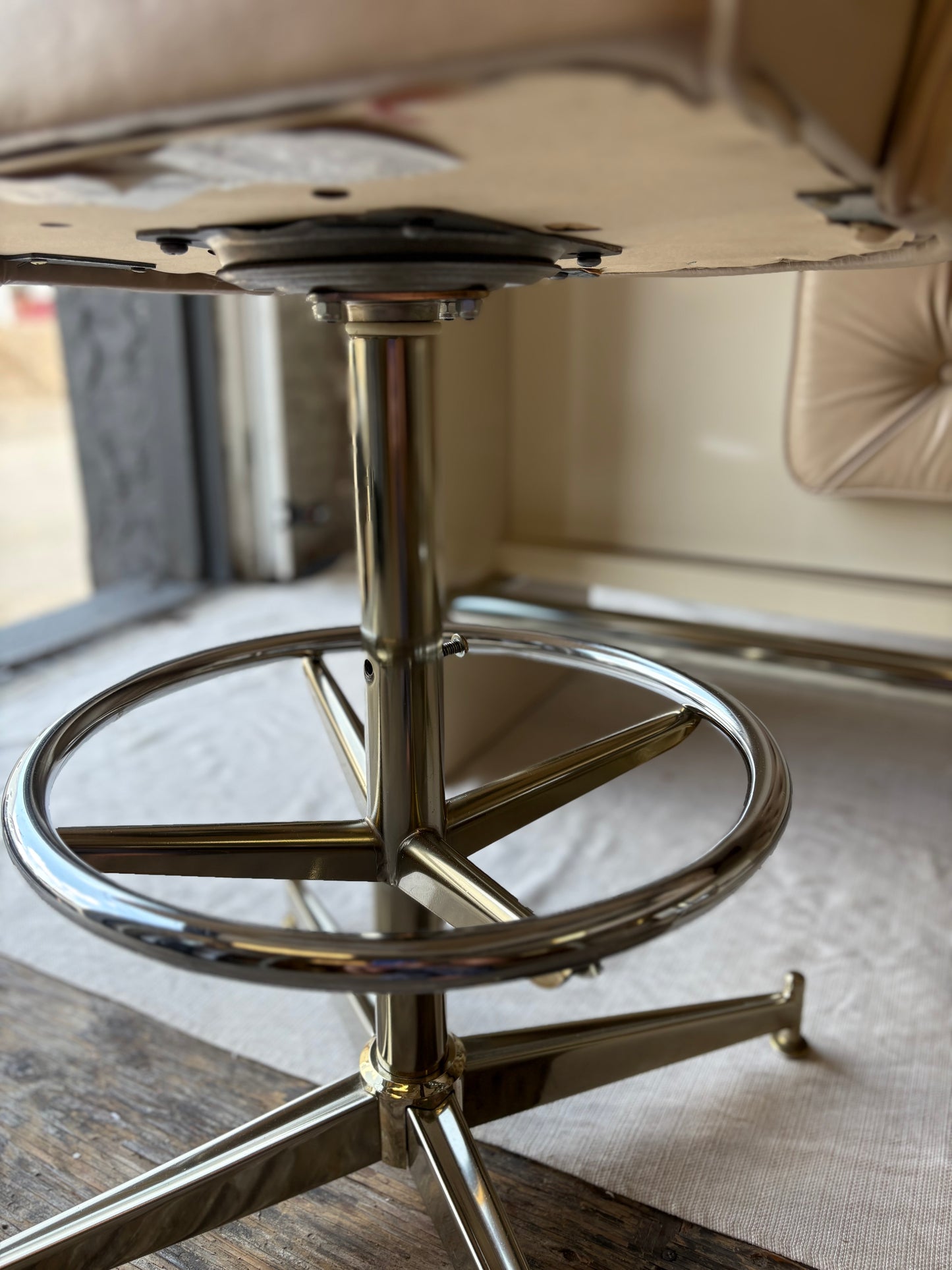 Beige Vinyl Tufted Bar with Matching Swivel Stools