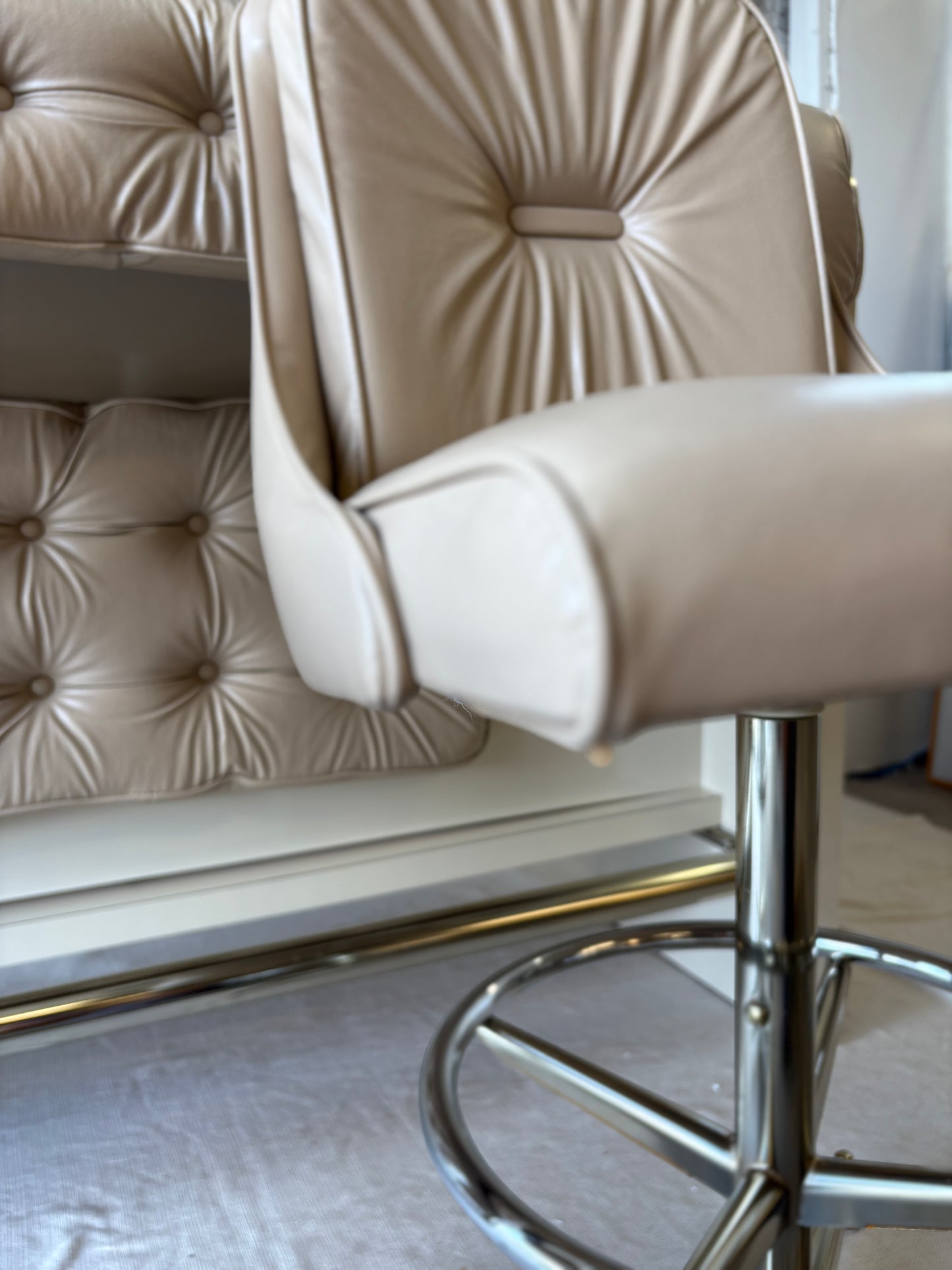 Beige Vinyl Tufted Bar with Matching Swivel Stools