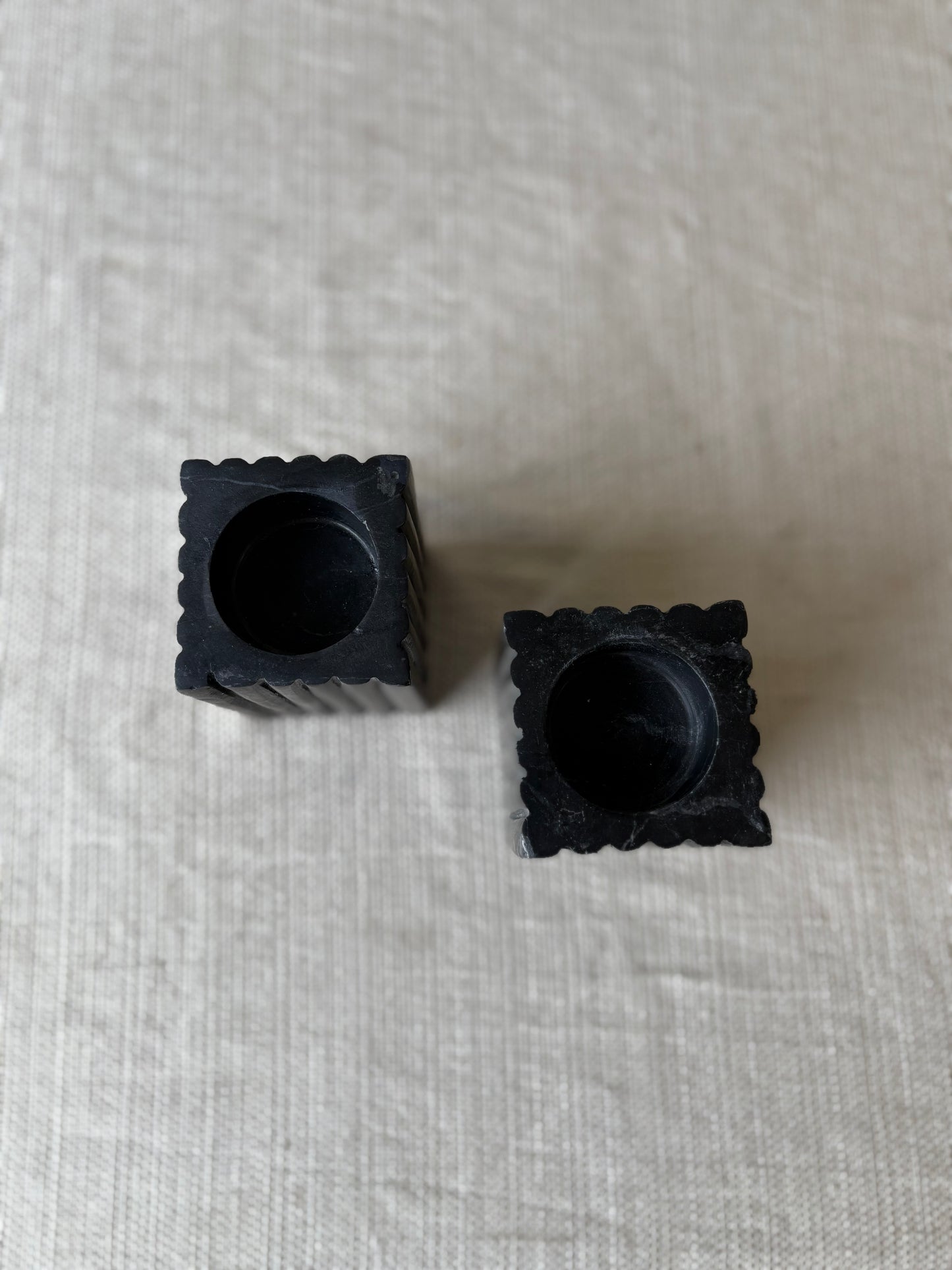 Set of 2 Fluted Black Marble Tea Light Holders