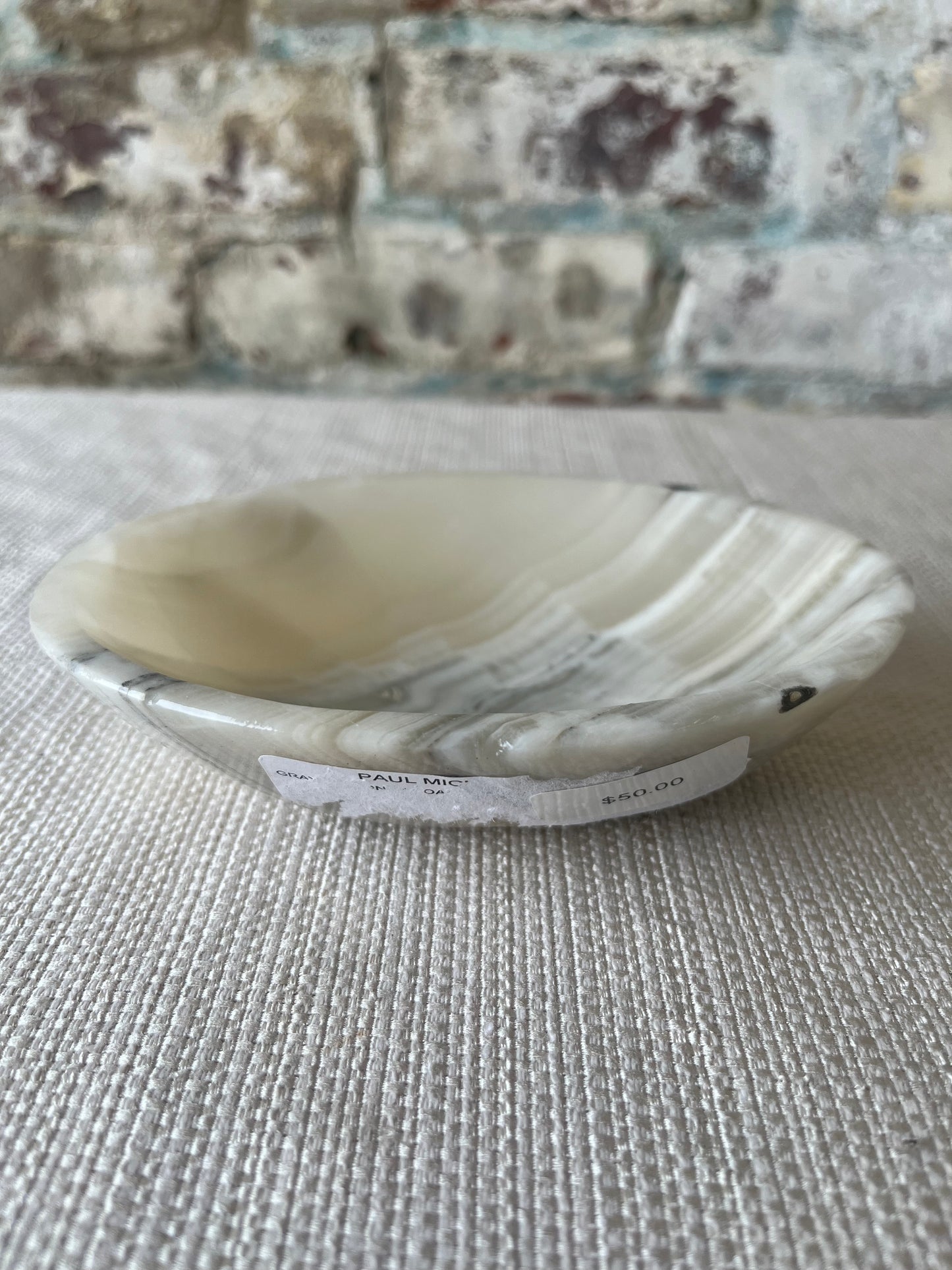 Hand-Carved Onyx Trinket Dish – Elegant Decorative Accent