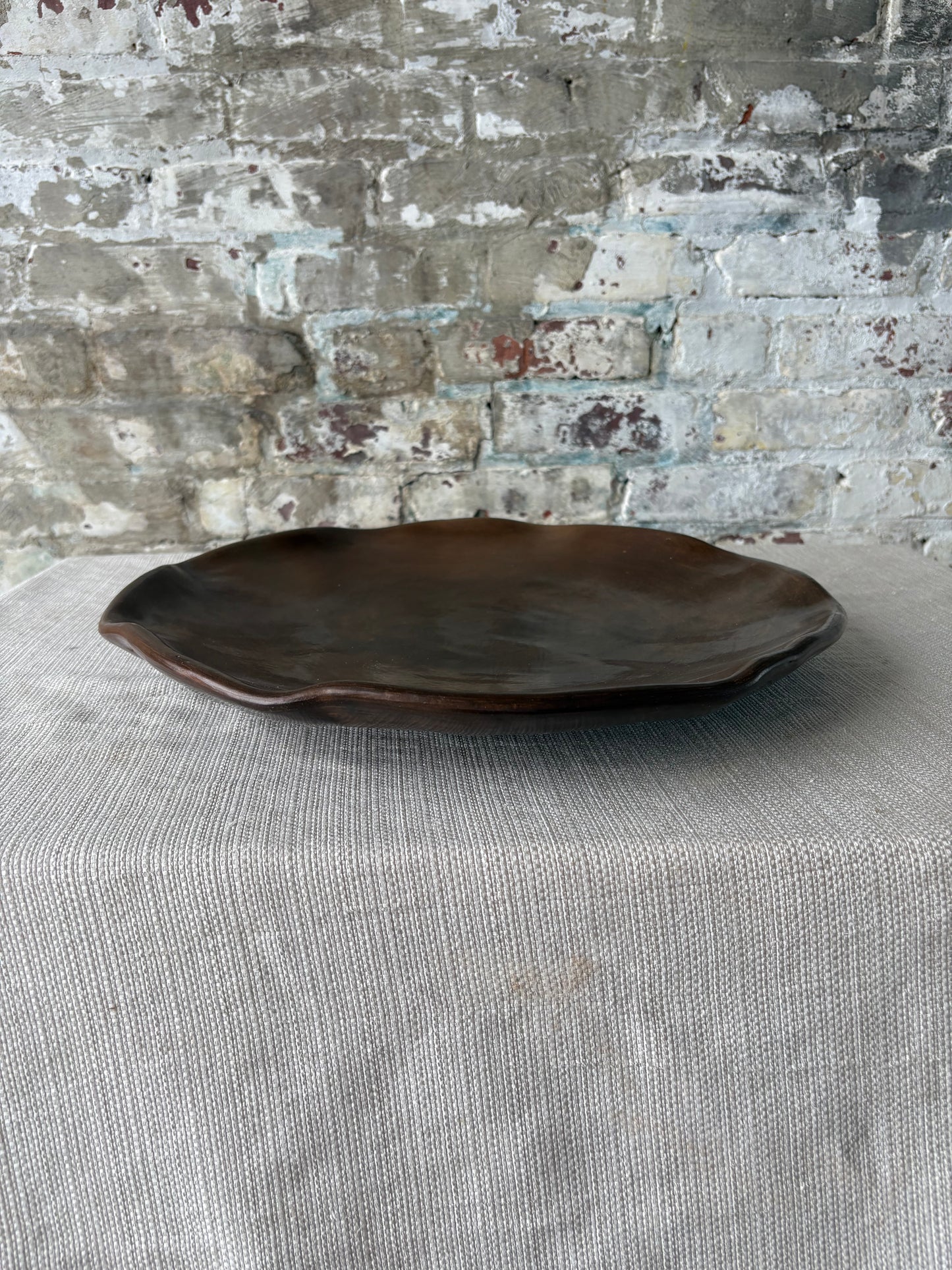 Puebla Round Serving Tray (Chocolate)