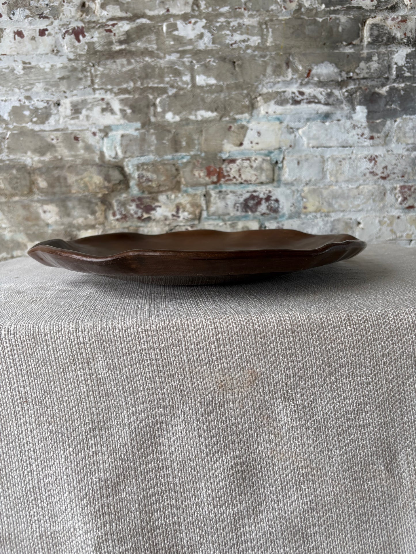 Puebla Round Serving Tray (Chocolate)