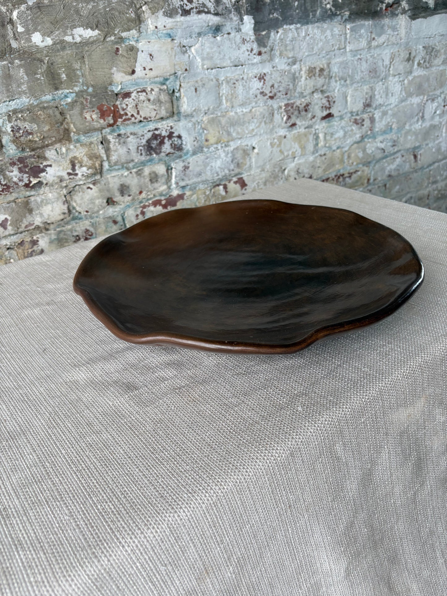 Puebla Round Serving Tray (Chocolate)