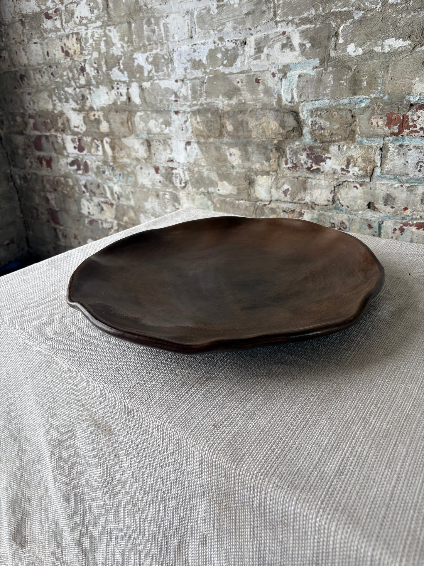 Puebla Round Serving Tray (Chocolate)