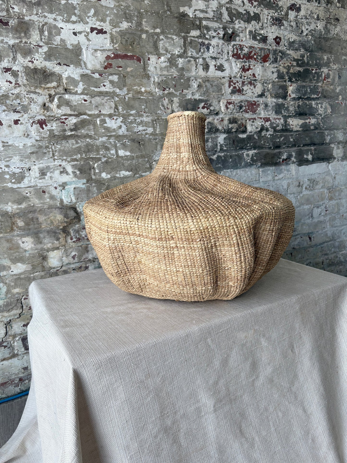 Oversized Sculptural Woven Vessel – Natural Fiber Statement Decor