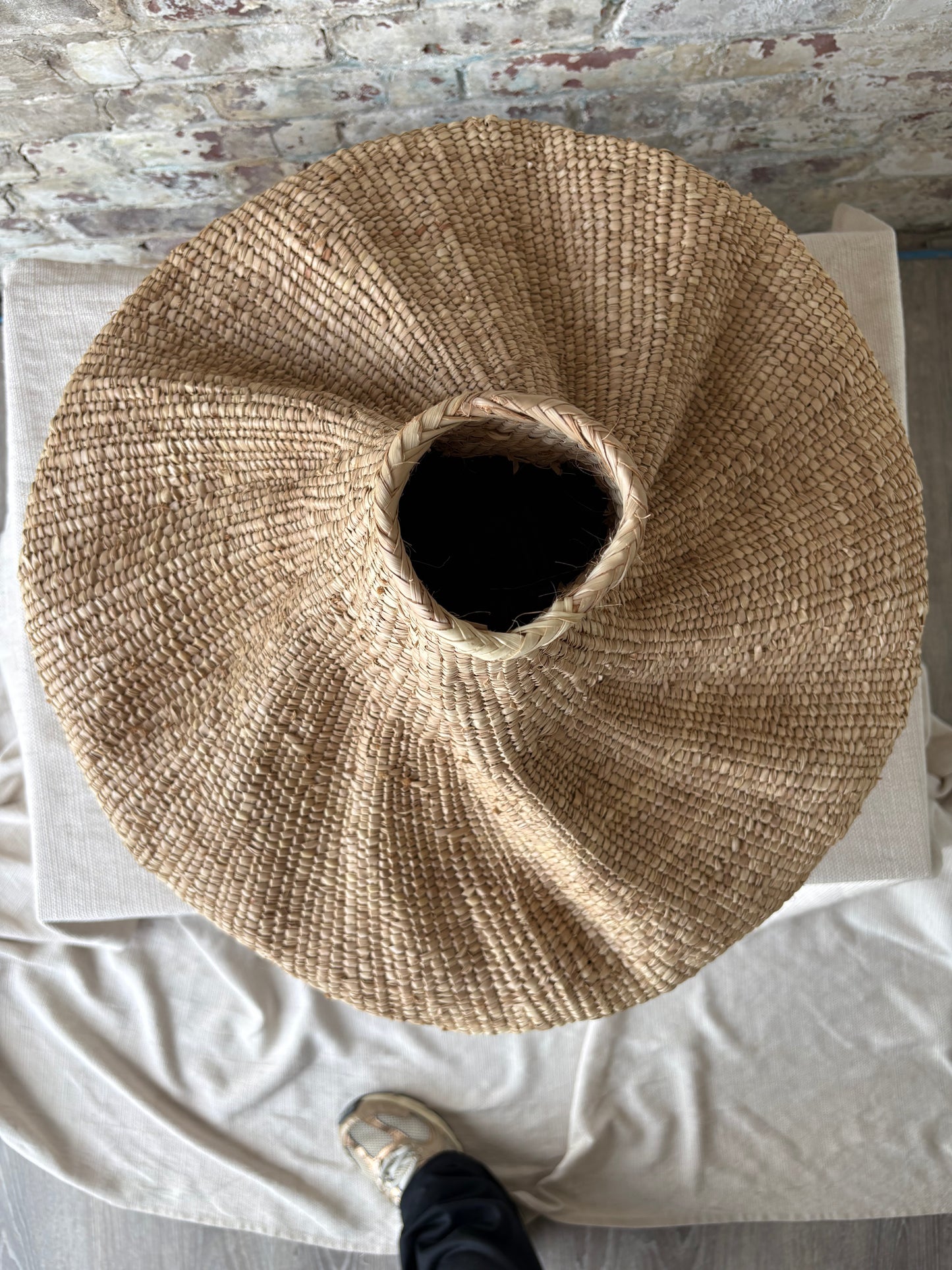 Oversized Sculptural Woven Vessel – Natural Fiber Statement Decor
