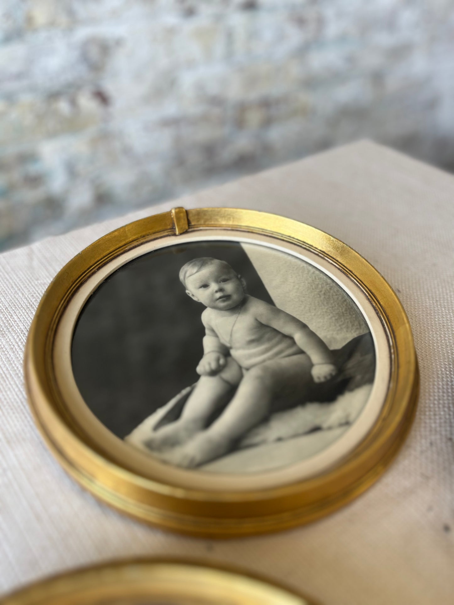 Set of 3 Gold Circle Frames (can be sold individually)