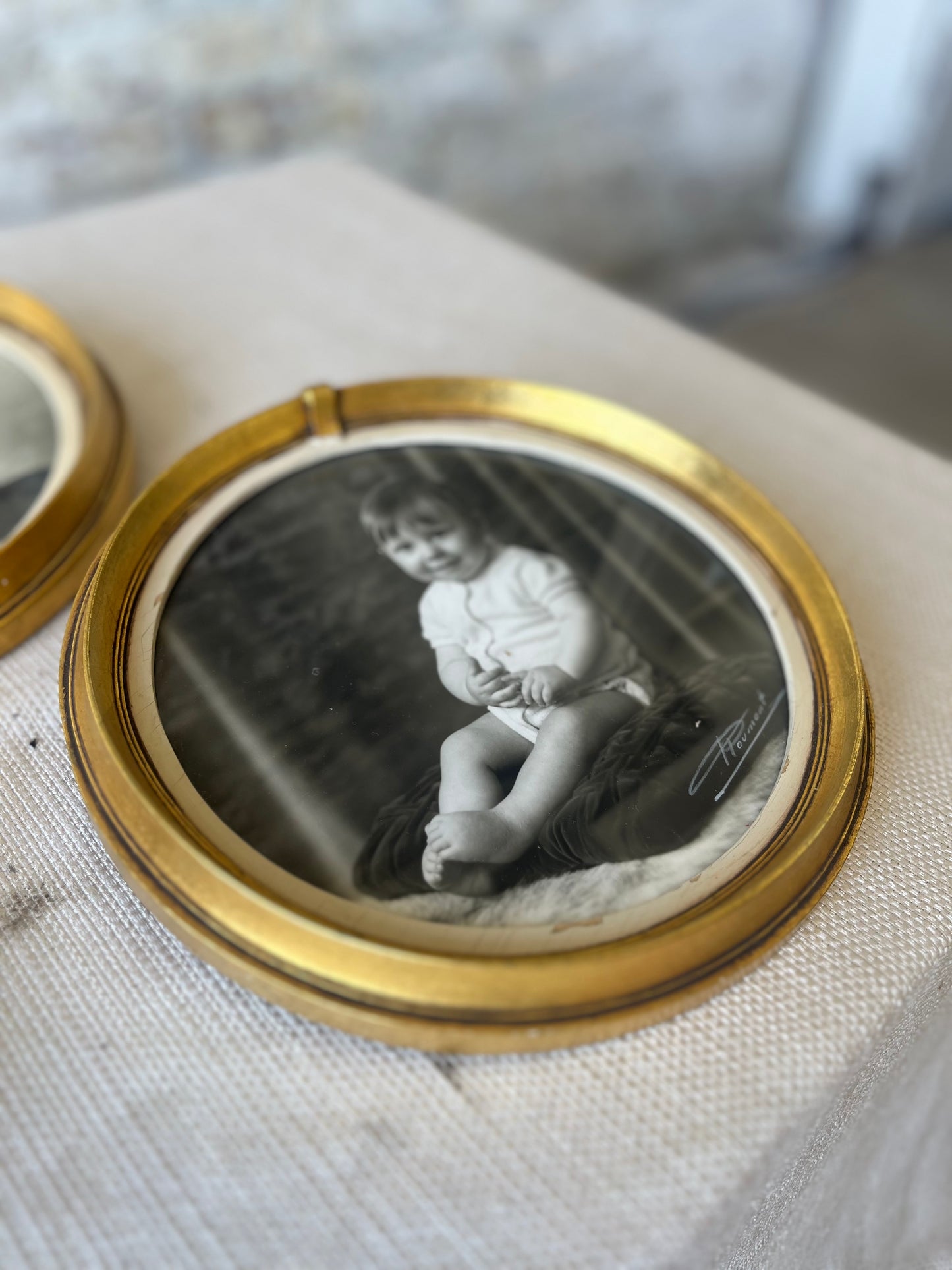Set of 3 Gold Circle Frames (can be sold individually)