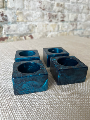 Vintage Lucite Napkin Rings – Set of 4