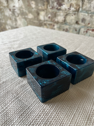 Vintage Lucite Napkin Rings – Set of 4