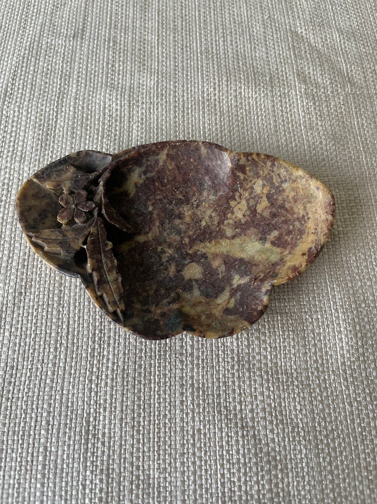 Vintage Hand-Carved Marble Flower Soap Dish – Made in China